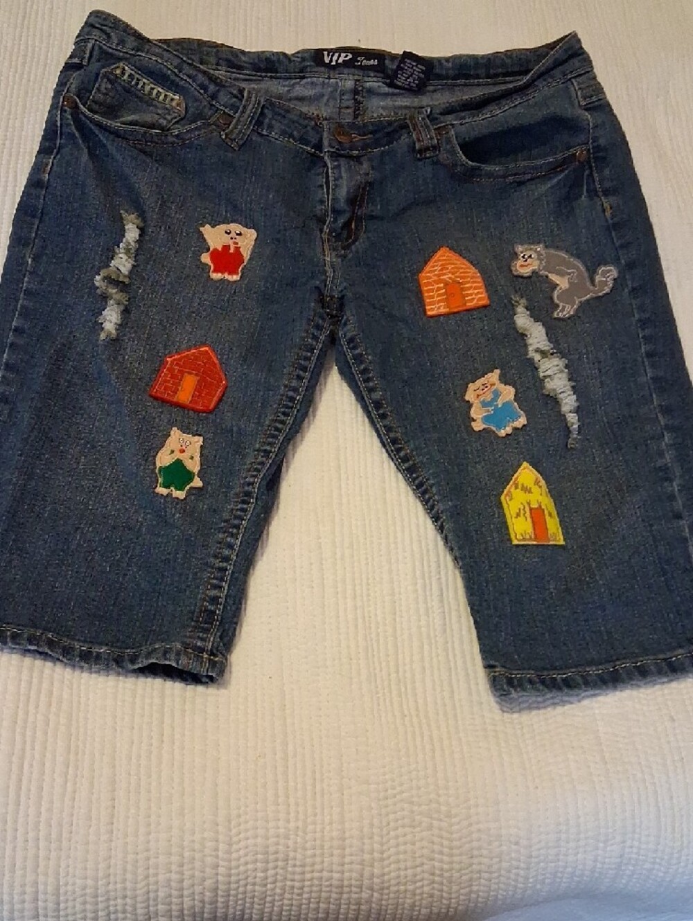 VIP Jeans Light Blue Denim Capri w Contrast Patches Three Little Pigs Stitching